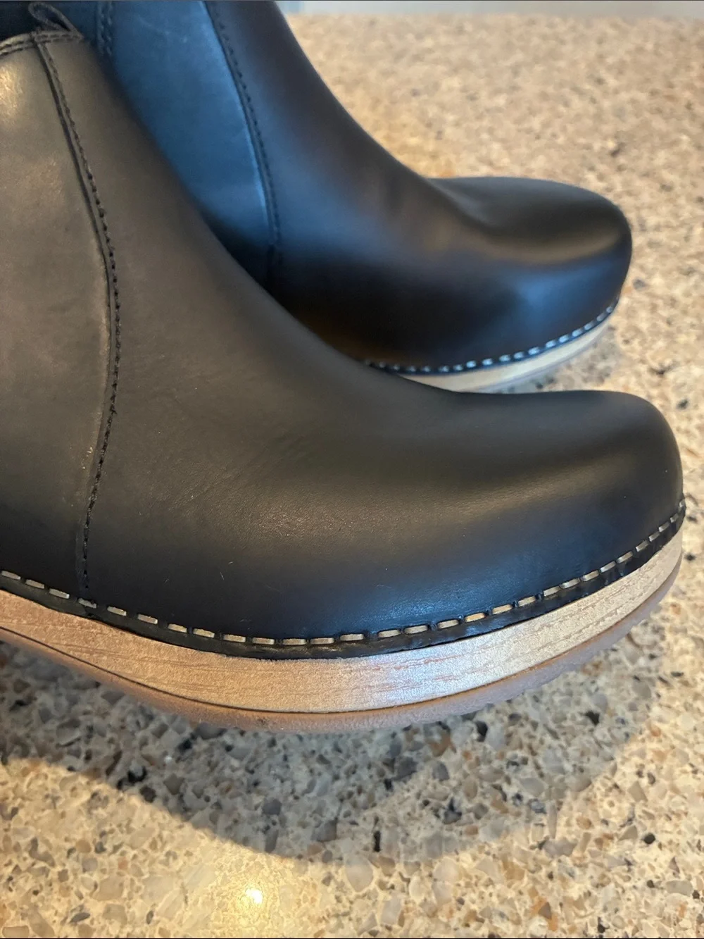 Women’s 38 Dansko Becka Boots in black oiled leather - Picture 10 of 11